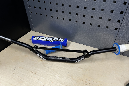 Reikon 28mm handlebar with pro grip grips NEW - 1